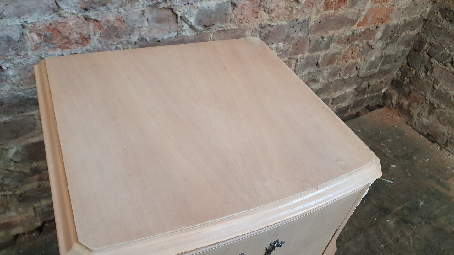 Vintage 1950’s Retro Bedside Drawers Table Cabriole Legs Glass Top