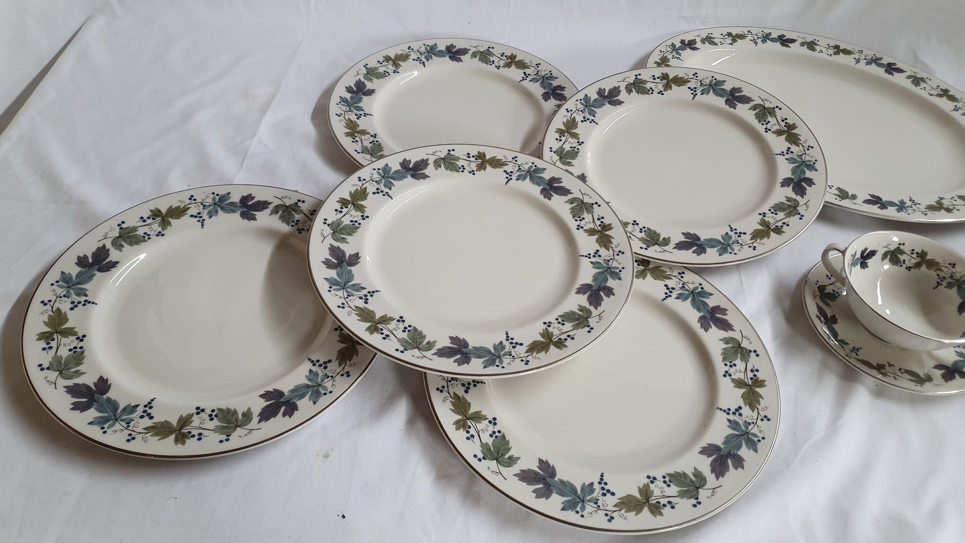 Part Dinner Service Royal Doulton Burgundy Bone China