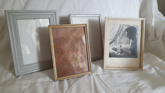 4 Vintage Freestanding or Wall Hanging Photo Picture Frames Gilt Gold