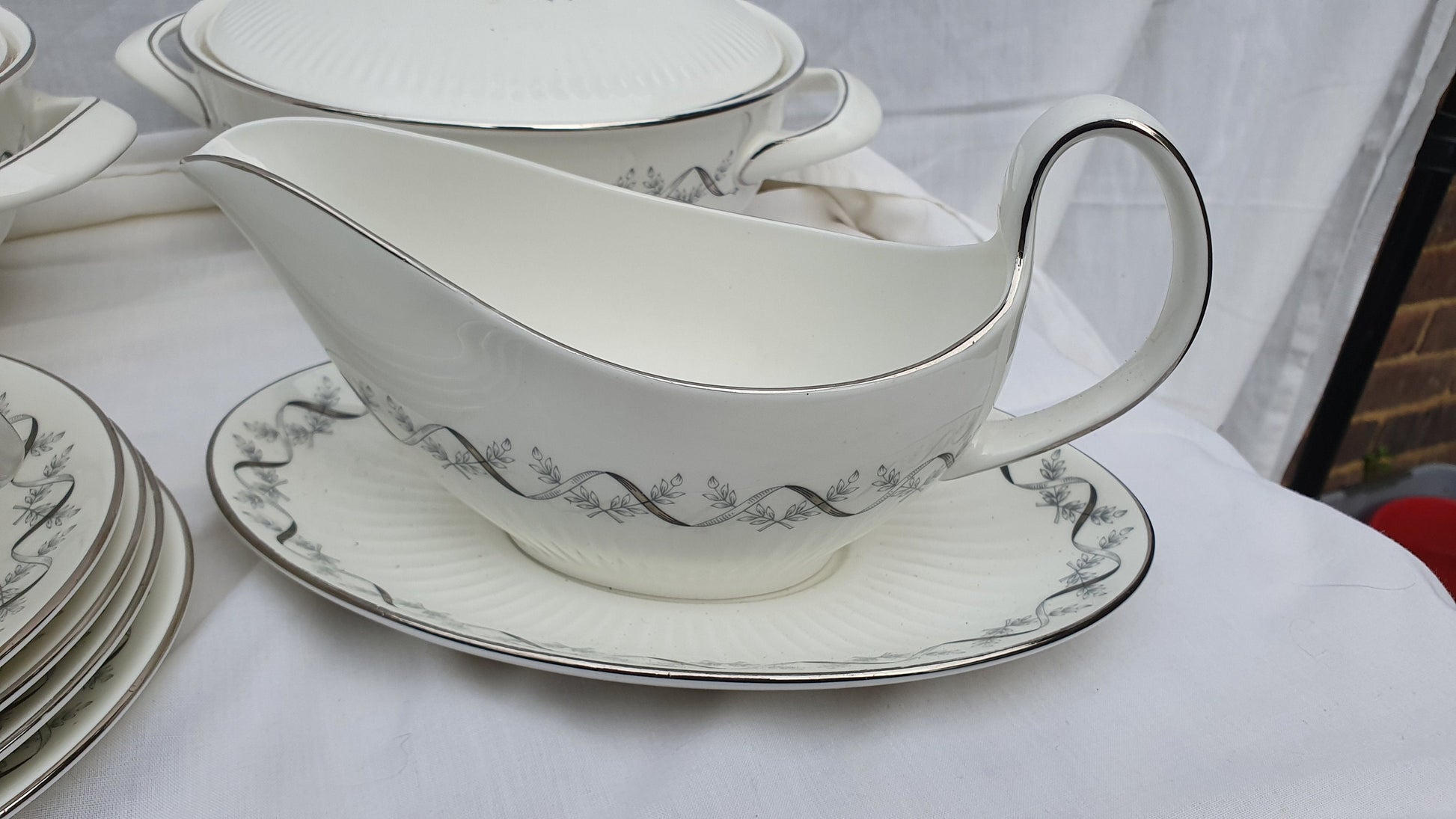 Top Quality Wedgwood Fairmont Bone China Dinner Service