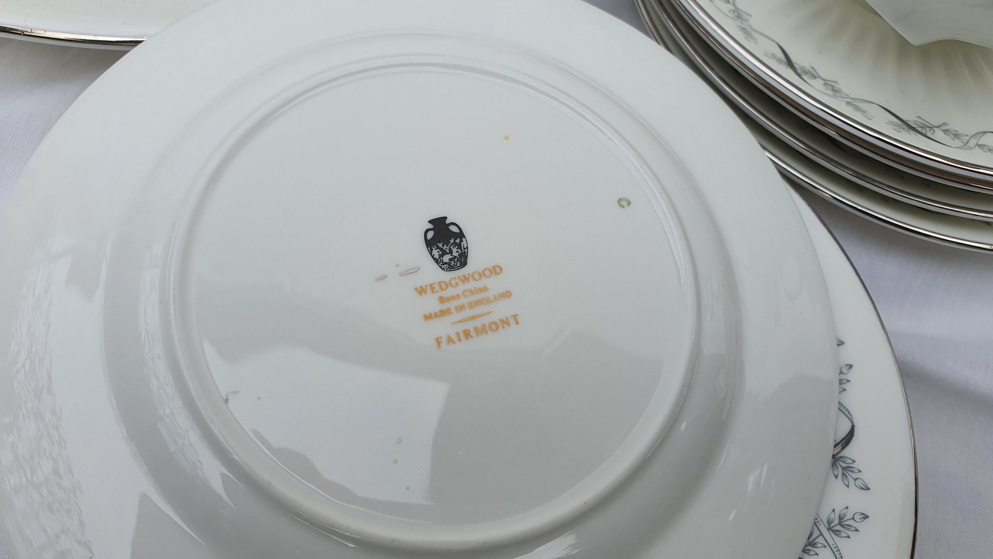Top Quality Wedgwood Fairmont Bone China Dinner Service