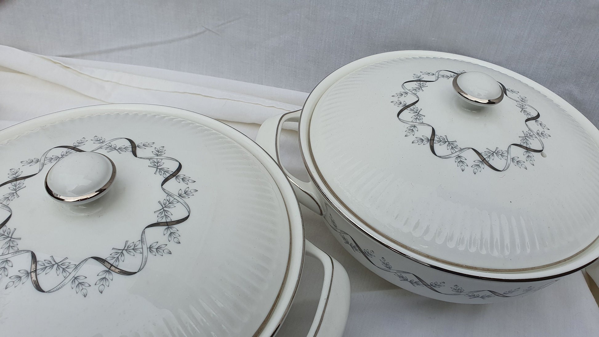 Top Quality Wedgwood Fairmont Bone China Dinner Service