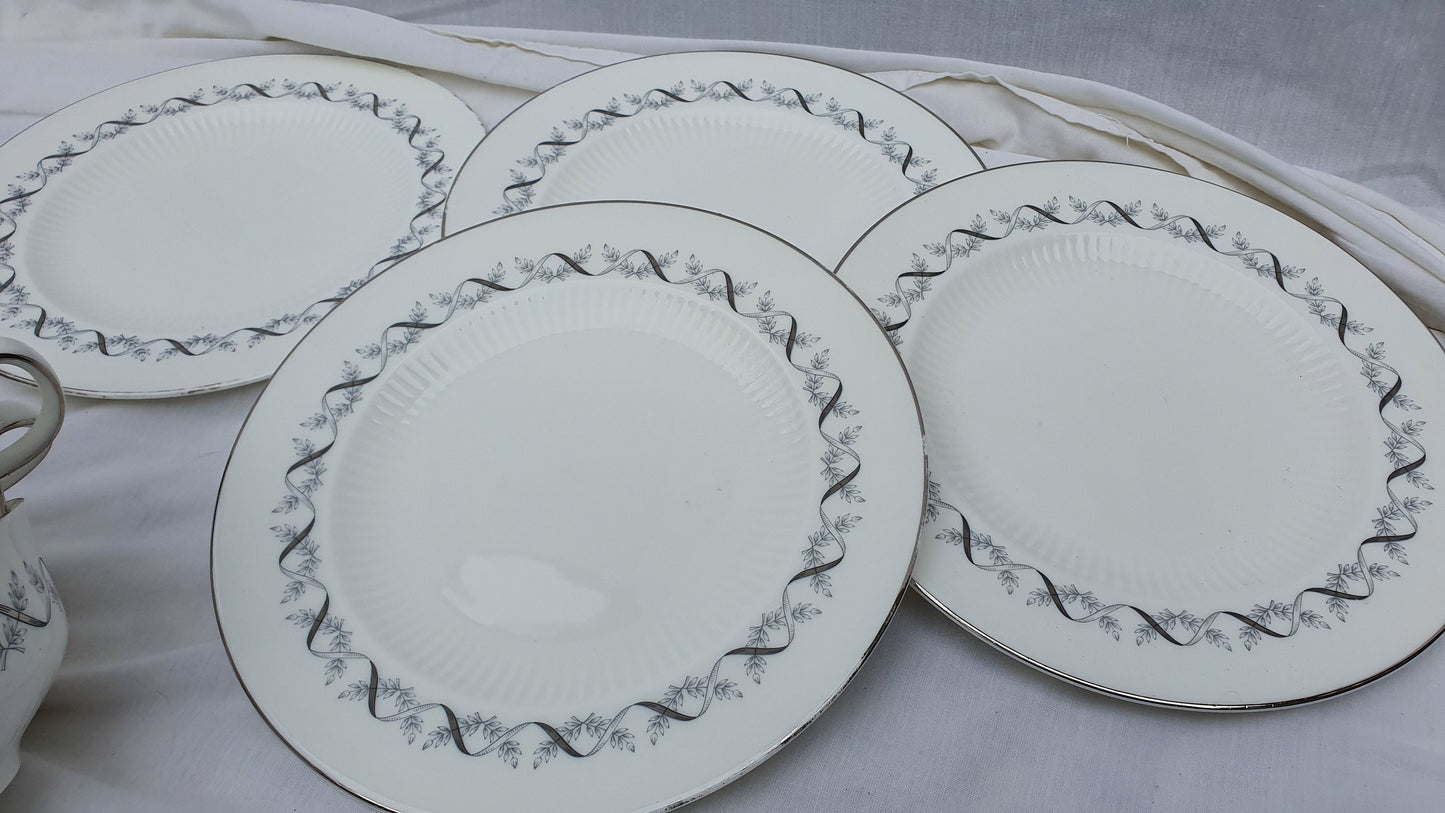 Top Quality Wedgwood Fairmont Bone China Dinner Service