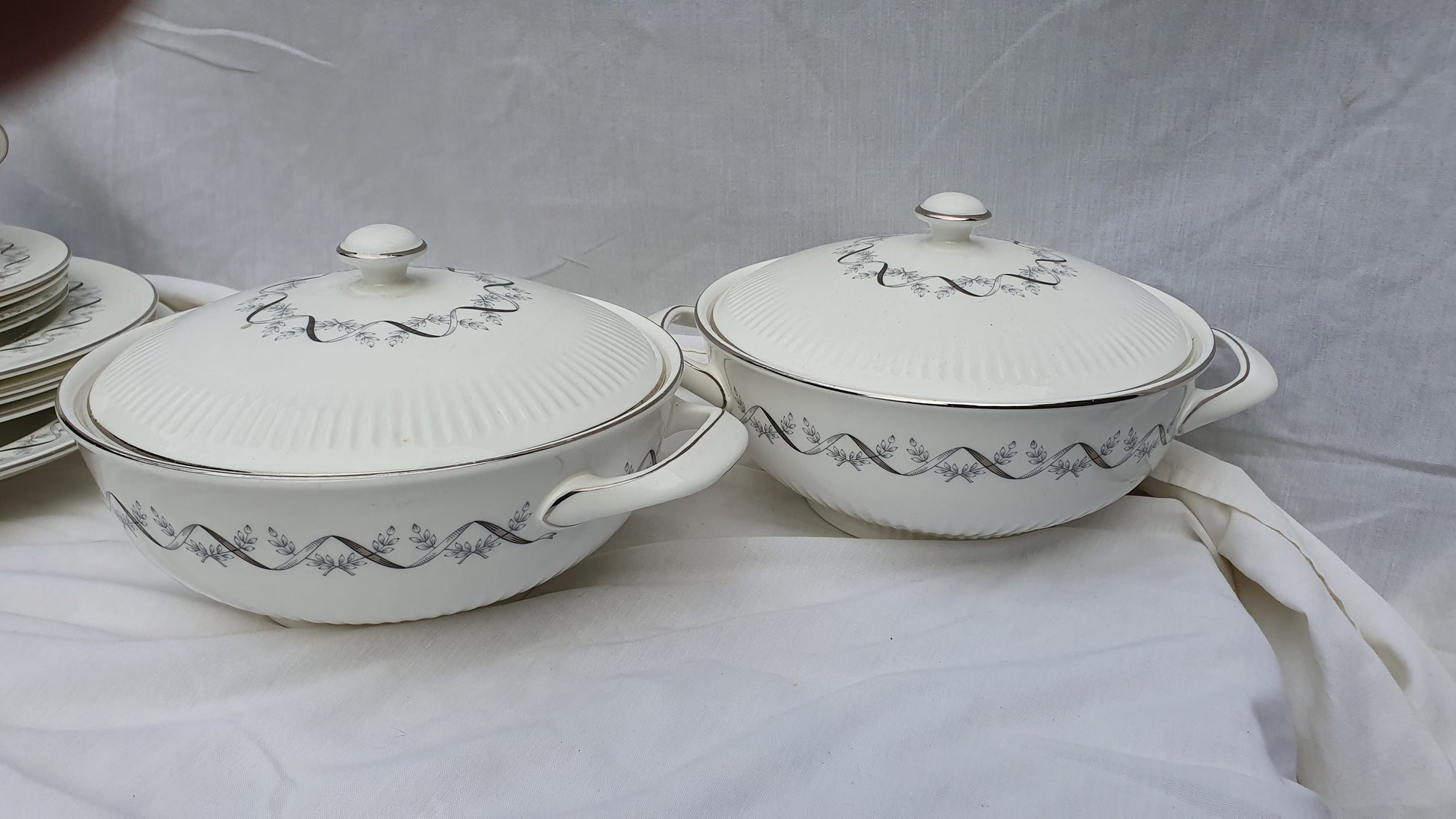 Top Quality Wedgwood Fairmont Bone China Dinner Service