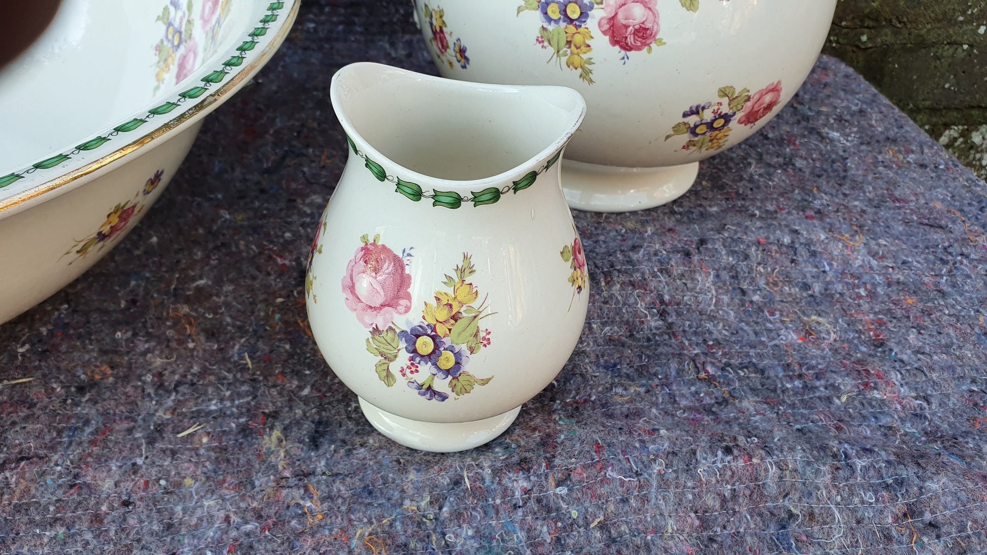 Stunning Vintage ‘Cauldon’ Wash Basin Set Ewer Jug Bowl and Toothbrush Holder.