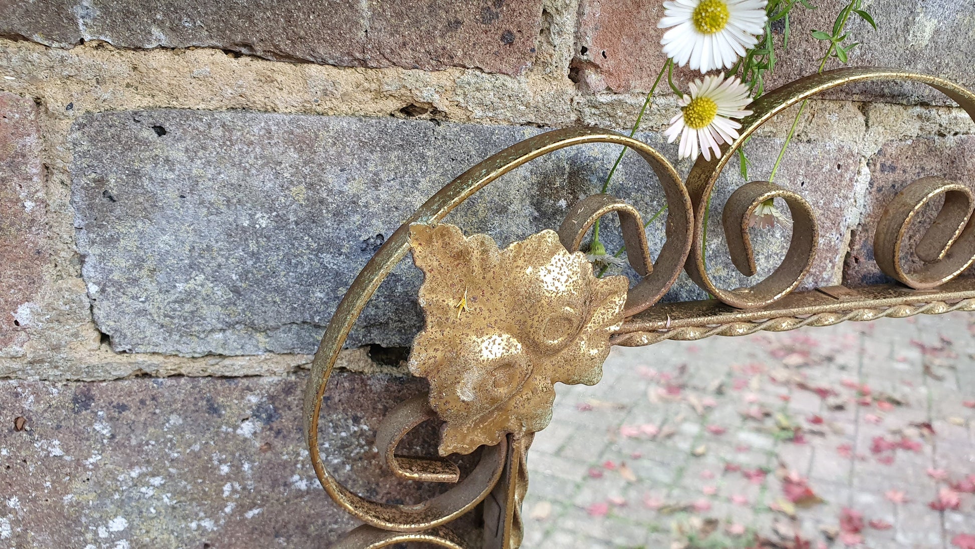 Metal Vintage Retro Classic Metal Wall Mirror Flower Motif