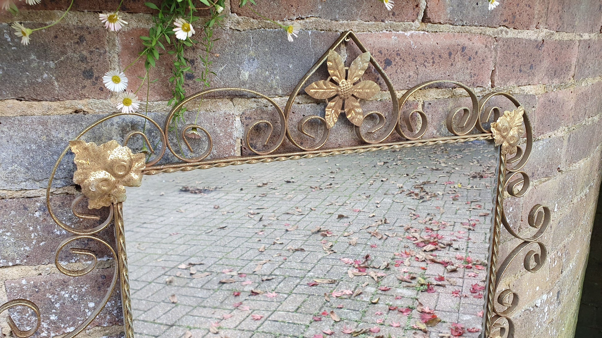 Metal Vintage Retro Classic Metal Wall Mirror Flower Motif