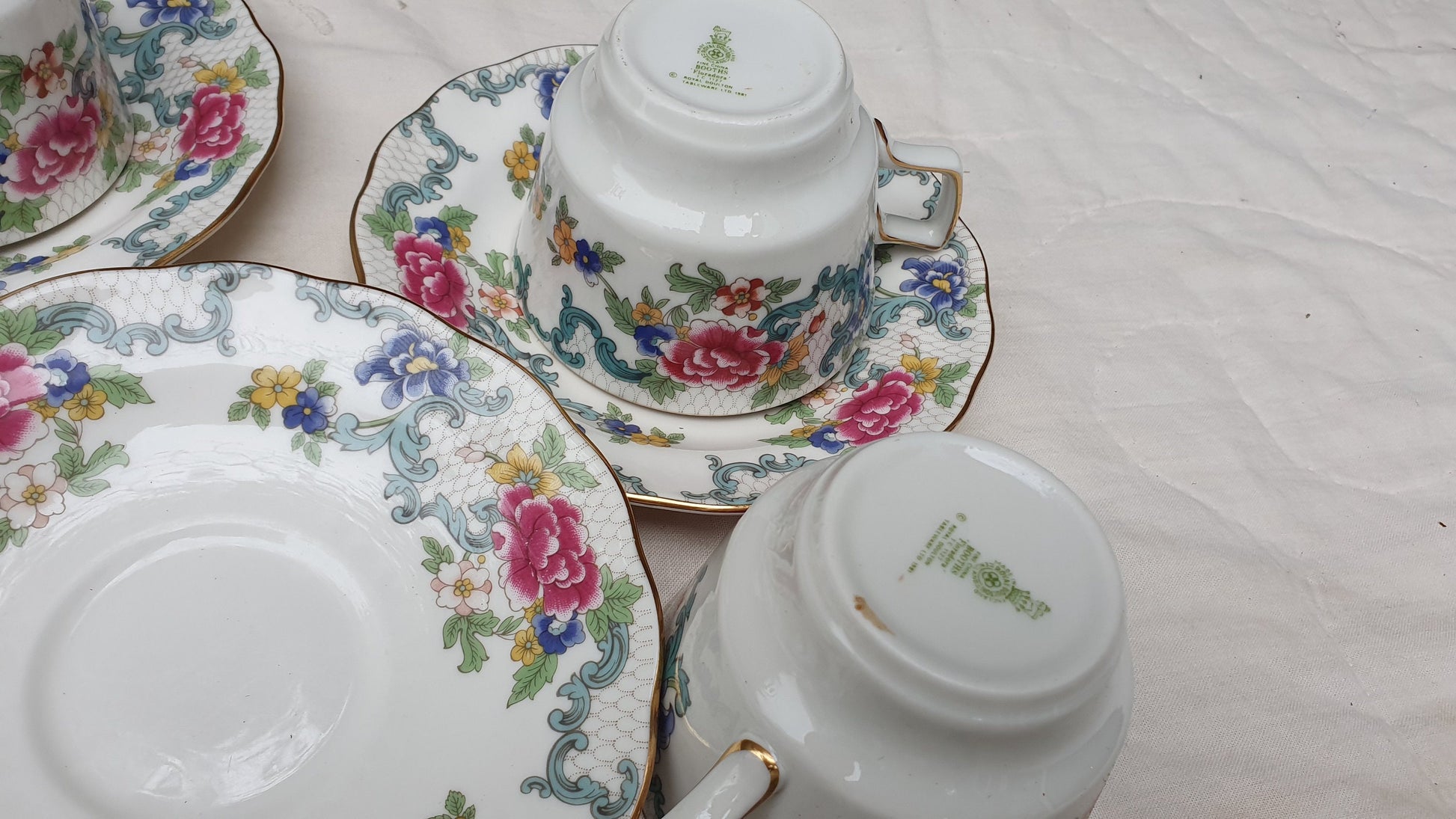 Quality Royal Doulton Floradora Dinner and Tea Service Booths 1981.
