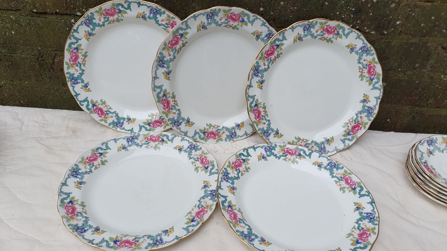 Quality Royal Doulton Floradora Dinner and Tea Service Booths 1981.