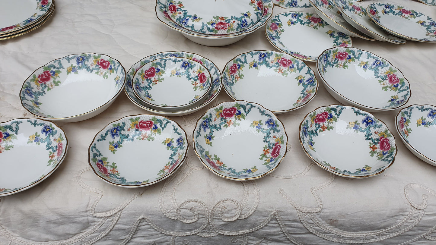 Quality Royal Doulton Floradora Dinner and Tea Service Booths 1981.