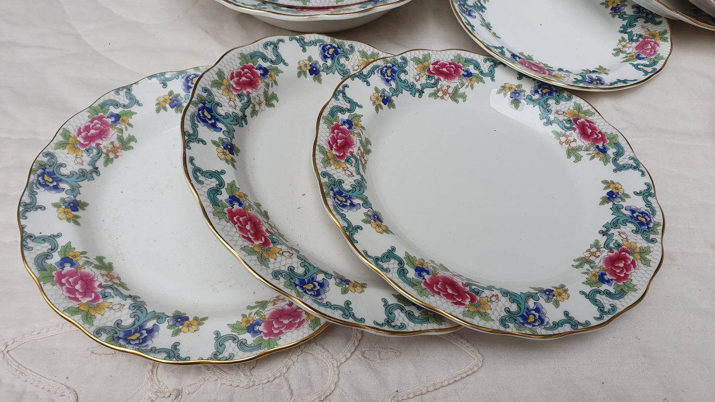 Quality Royal Doulton Floradora Dinner and Tea Service Booths 1981.