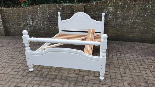 Splendid Hand Painted 4 ft 6 Double Bed Frame in Farrow and Ball. With Slats.