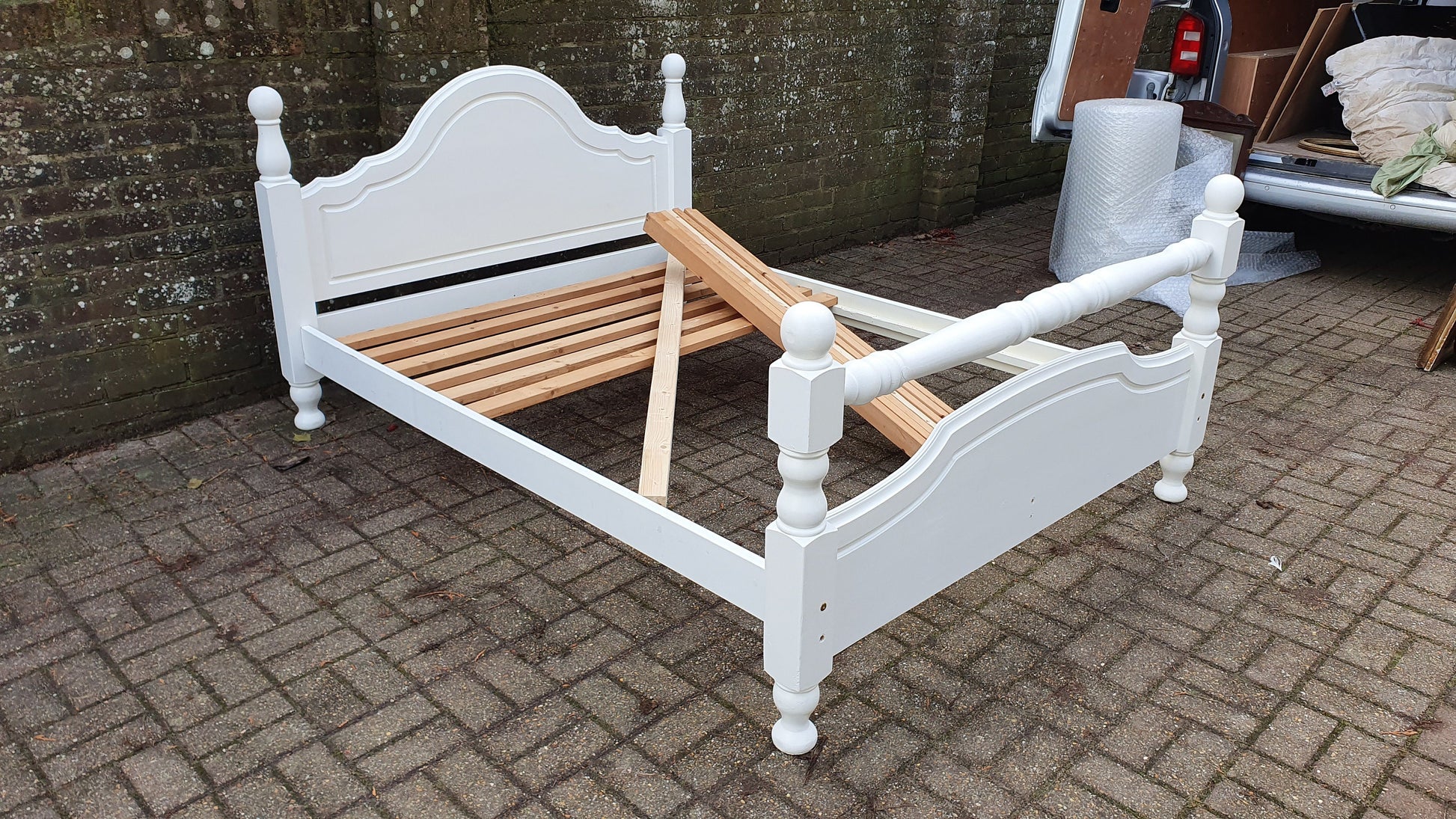 Splendid Hand Painted 4 ft 6 Double Bed Frame in Farrow and Ball. With Slats.