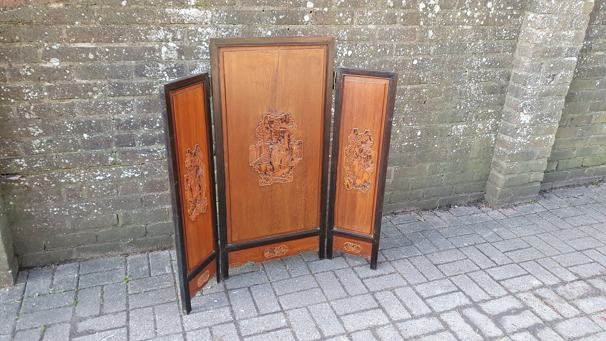 Large Vintage Victorian Hardwood Oriental Carved Fire Screen Fireplace Decorative 107 x 104 cm