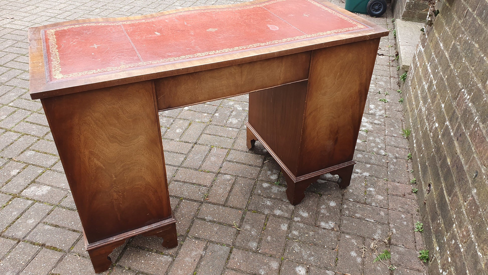 Vintage Serpentine Fronted Kneehole Desk Leather Top Pedestal