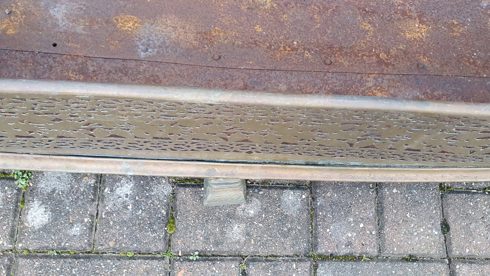 Large Imposing Pierced Brass Victorian Fender Fire Guard Vintage Fireplace