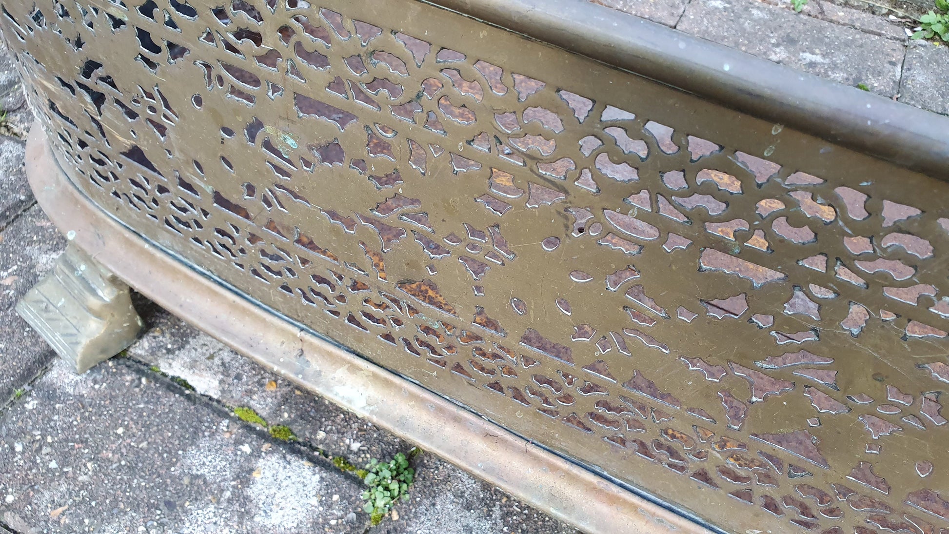 Large Imposing Pierced Brass Victorian Fender Fire Guard Vintage Fireplace