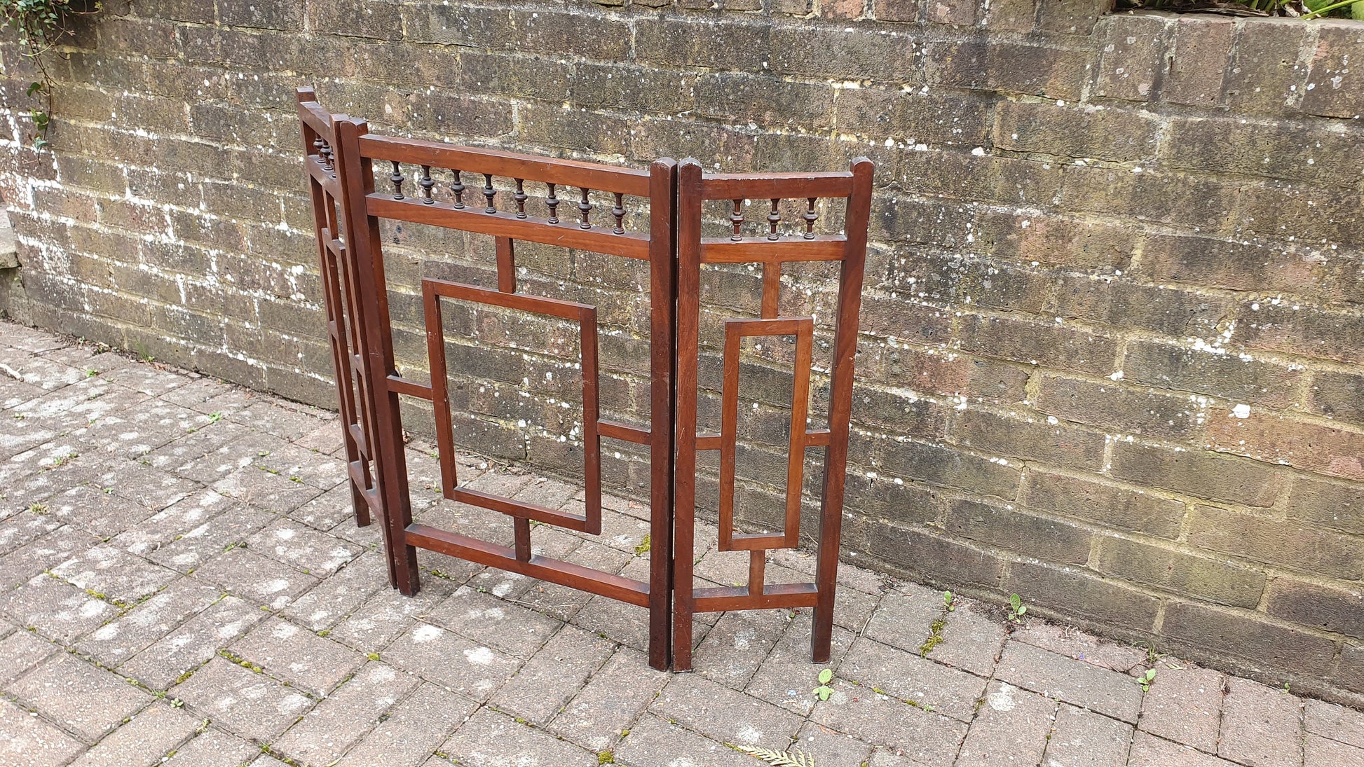 Oriental Style Mahogany Folding Vintage Victorian Fire Screen