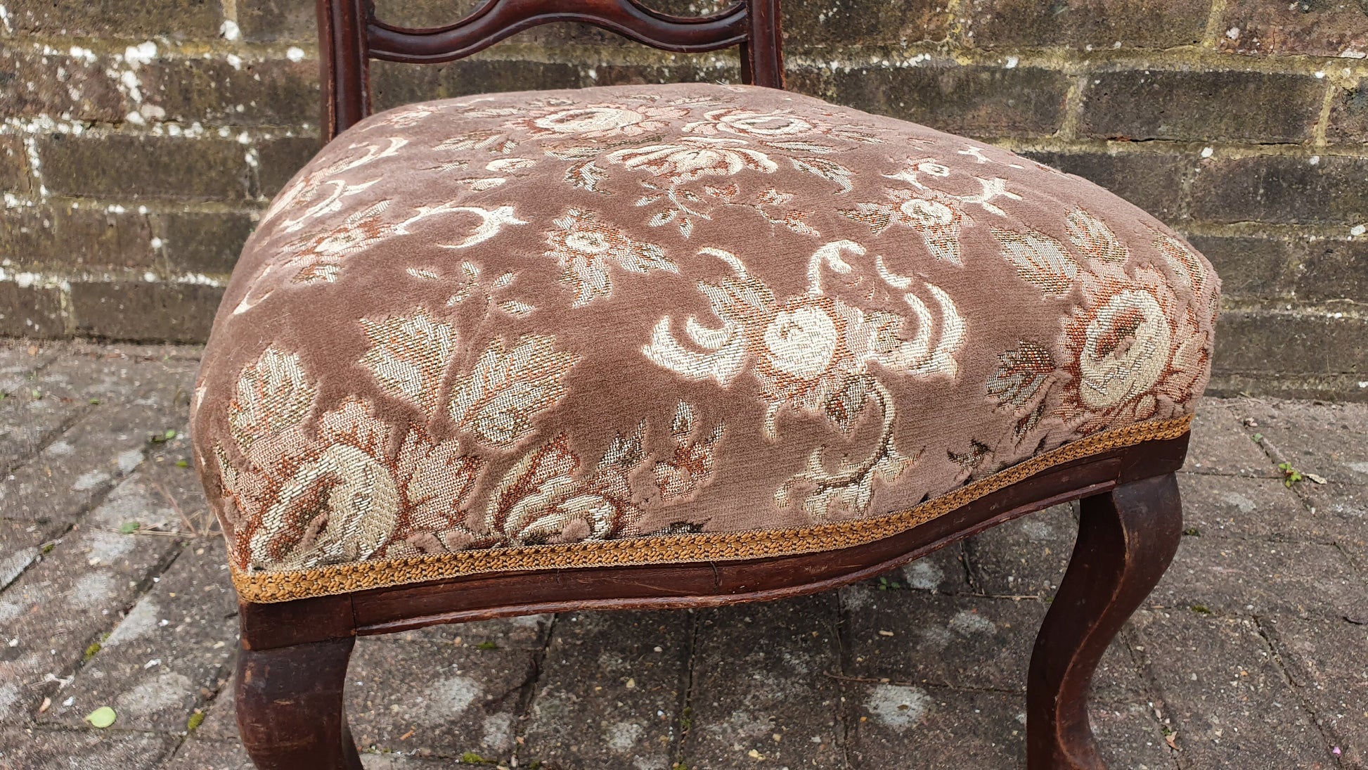 Top Quality Elegant Vintage Upholstered Chair Low Nursing Deep Sprung Bedroom Cabriole Legs
