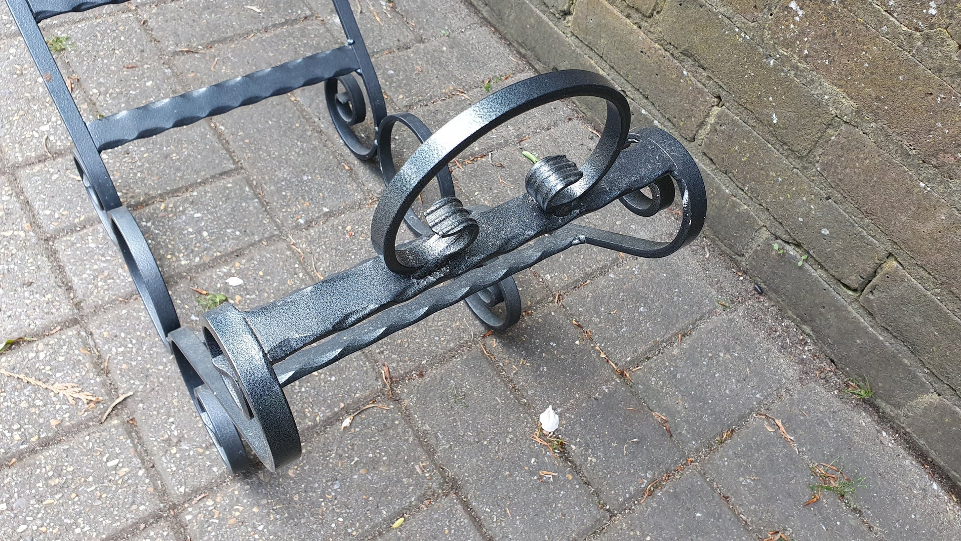 Vintage Welded Metal Heavy Iron Fish Motif Magazine Rack Weinberg Style Black