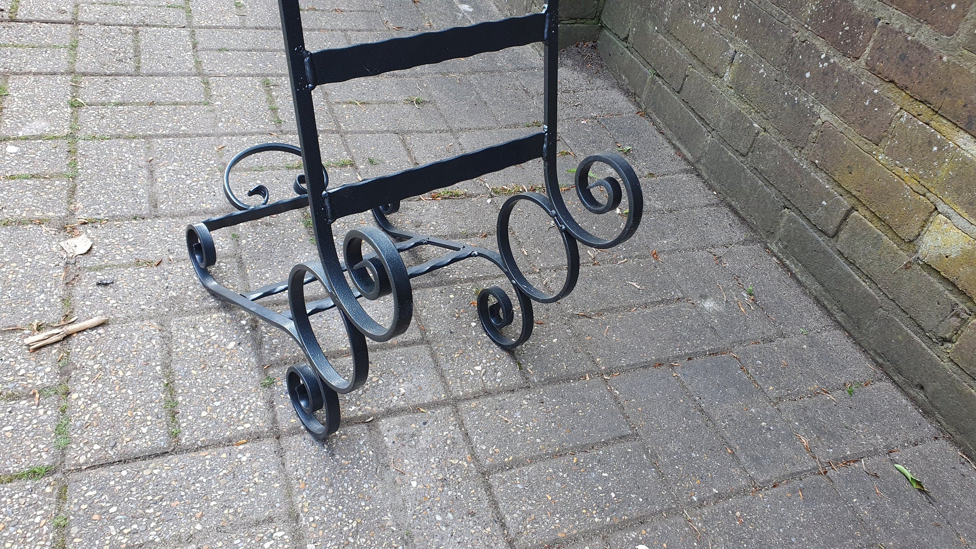 Vintage Welded Metal Heavy Iron Fish Motif Magazine Rack Weinberg Style Black