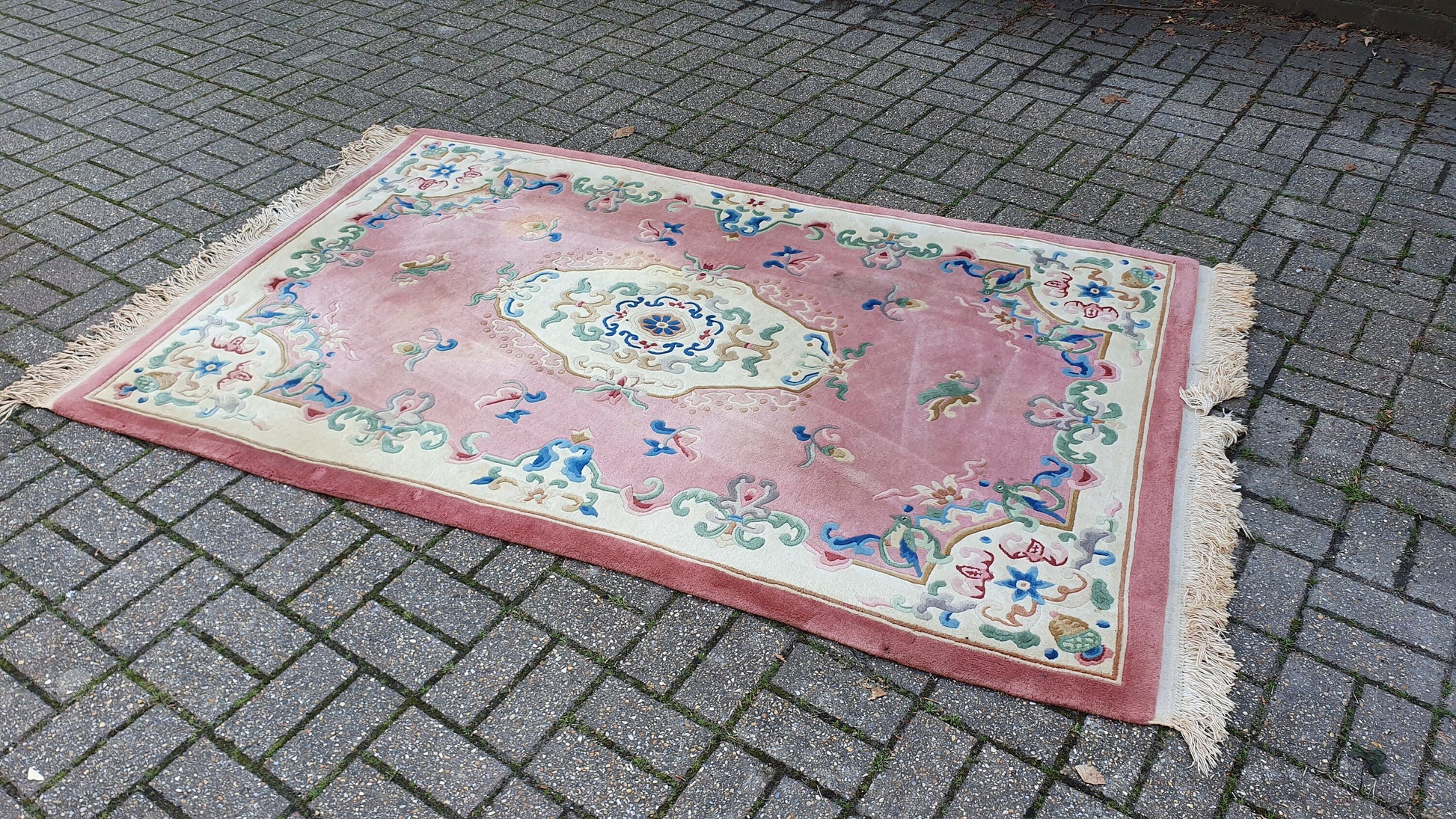 Superb top quality Vintage 70’s or 80’s Pink Decorative Rug Bird Decoration. Abadjian 90 x 52 in Weighs 14kg