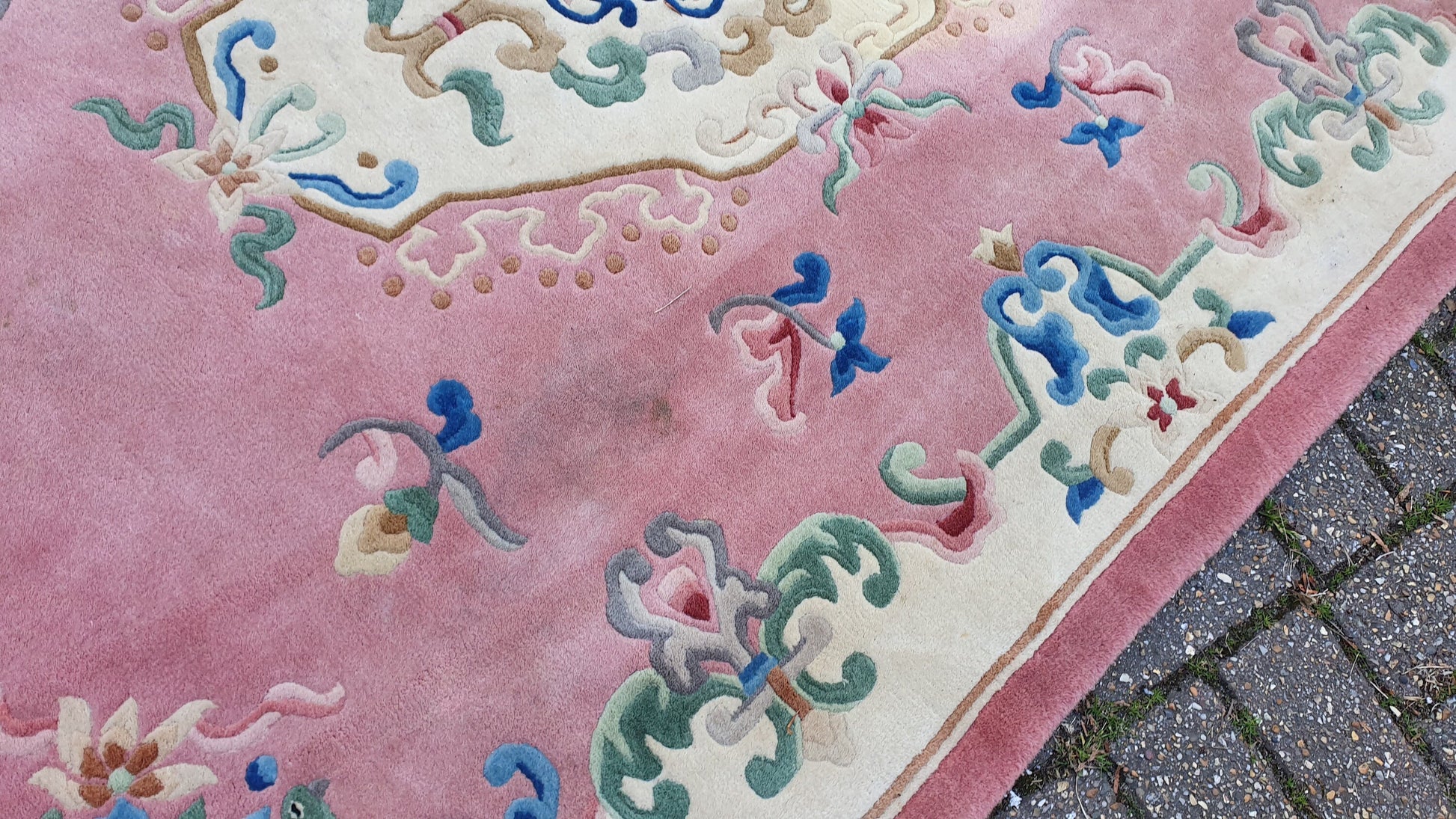 Superb top quality Vintage 70’s or 80’s Pink Decorative Rug Bird Decoration. Abadjian 90 x 52 in Weighs 14kg
