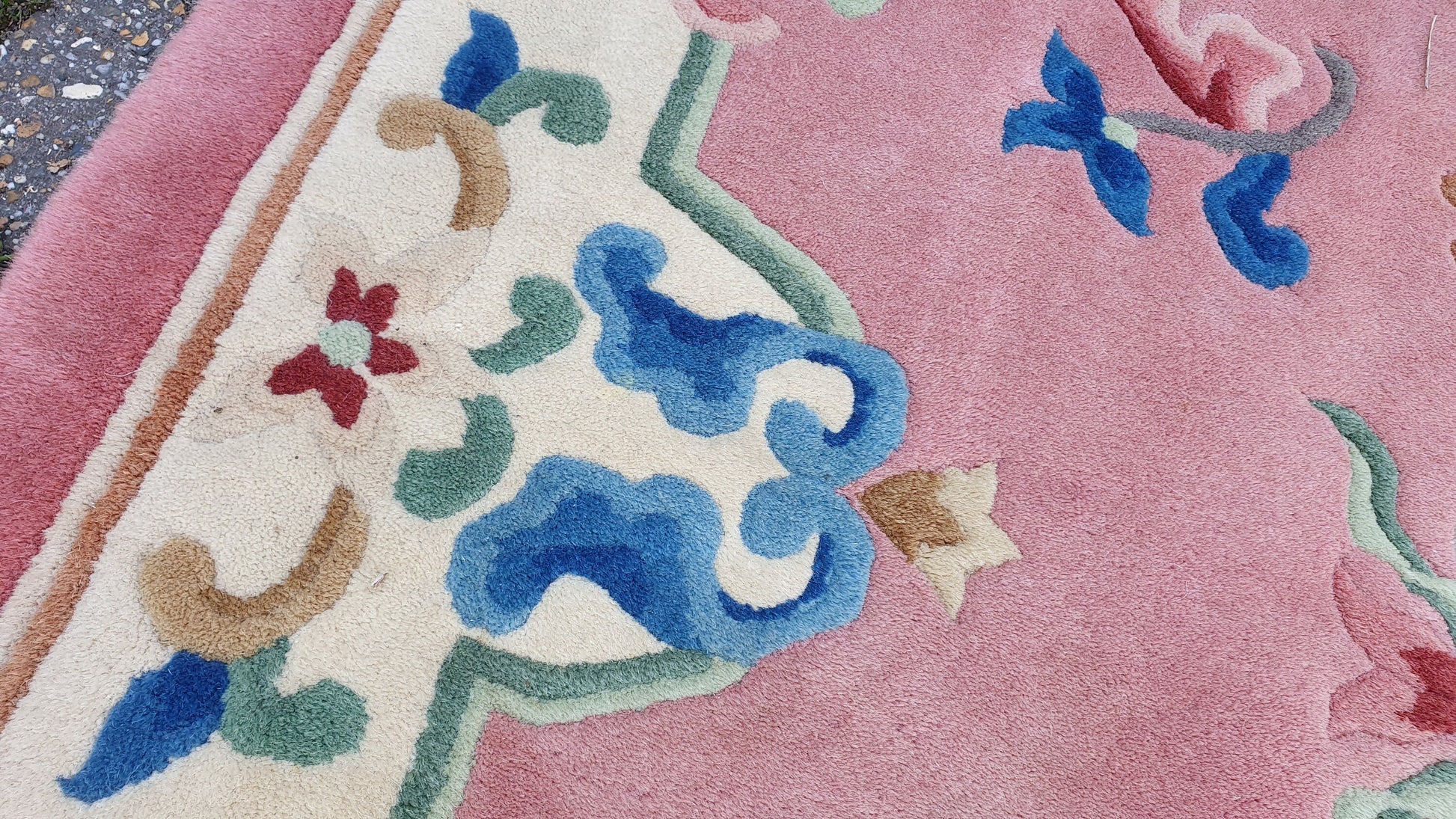 Superb top quality Vintage 70’s or 80’s Pink Decorative Rug Bird Decoration. Abadjian 90 x 52 in Weighs 14kg