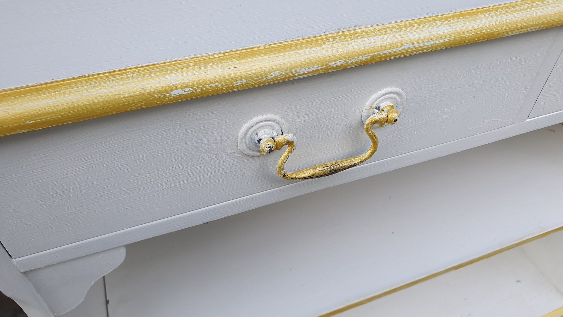 Wonderful 1970’s Shelves Bookcase Hallway Living Room Unit in Farrow and Ball Cream with Gold Highlights