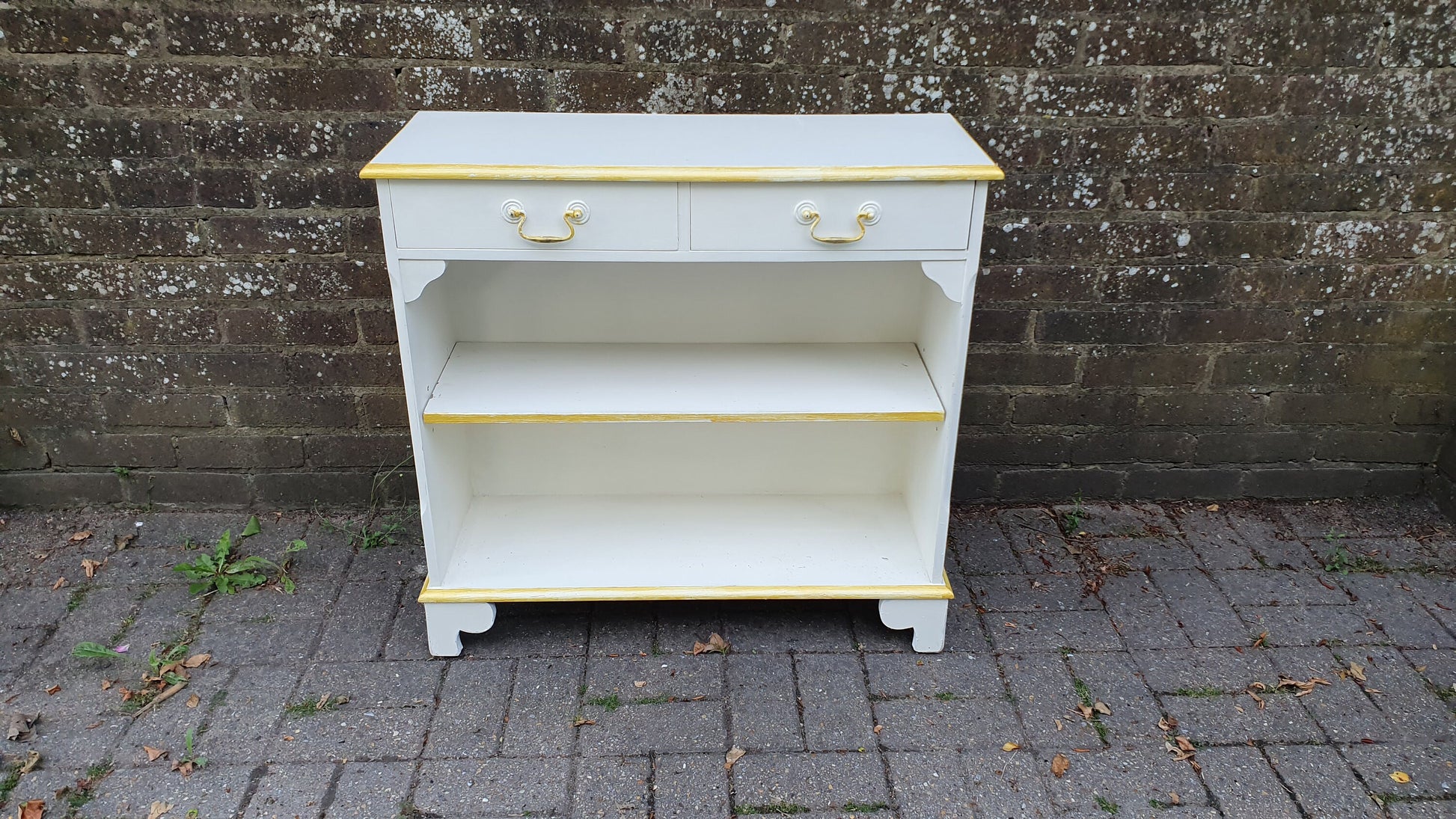 Wonderful 1970’s Shelves Bookcase Hallway Living Room Unit in Farrow and Ball Cream with Gold Highlights
