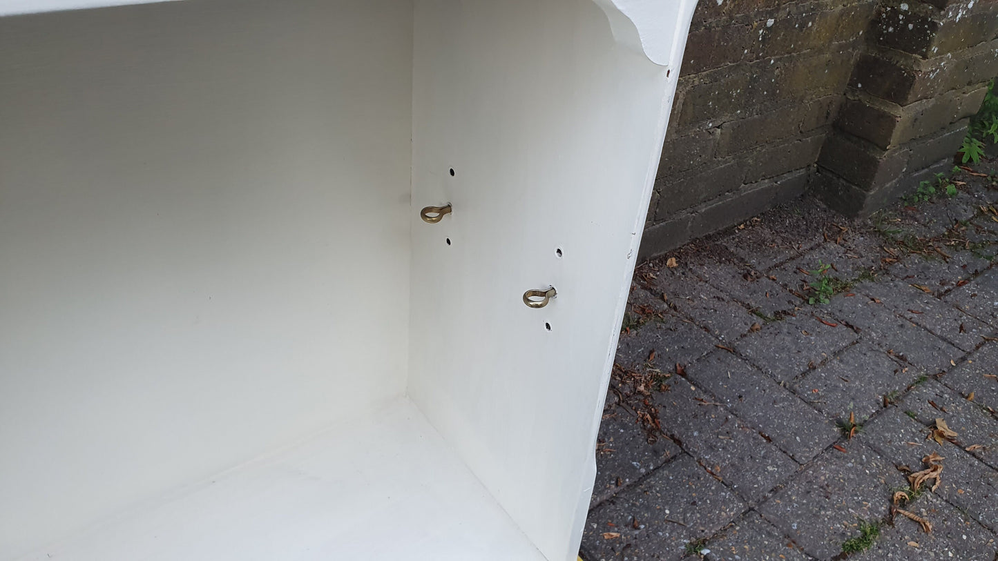 Wonderful 1970’s Shelves Bookcase Hallway Living Room Unit in Farrow and Ball Cream with Gold Highlights