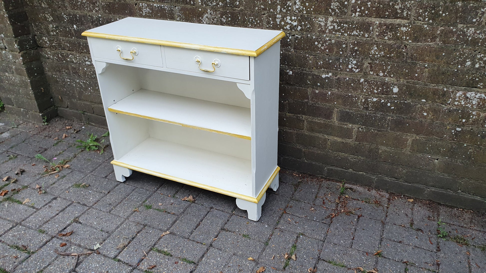 Wonderful 1970’s Shelves Bookcase Hallway Living Room Unit in Farrow and Ball Cream with Gold Highlights