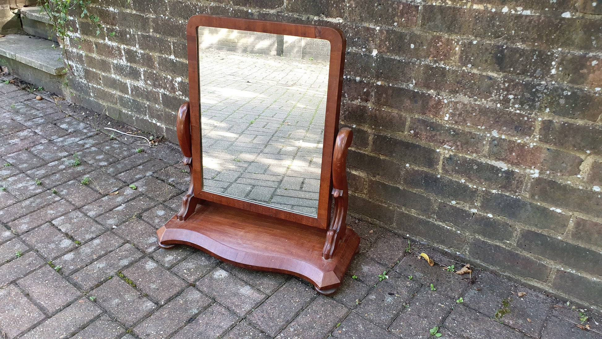 Large Victorian Swing Mirror Dressing Table.