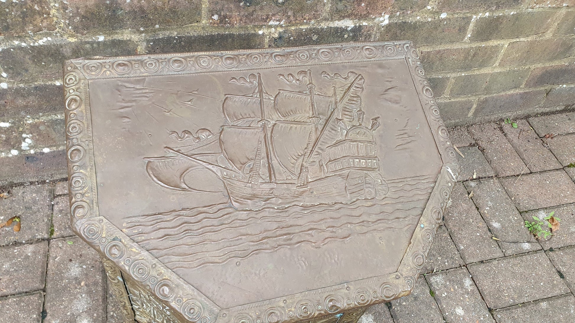 Large Galleon Vintage Brass Log Box Kindling