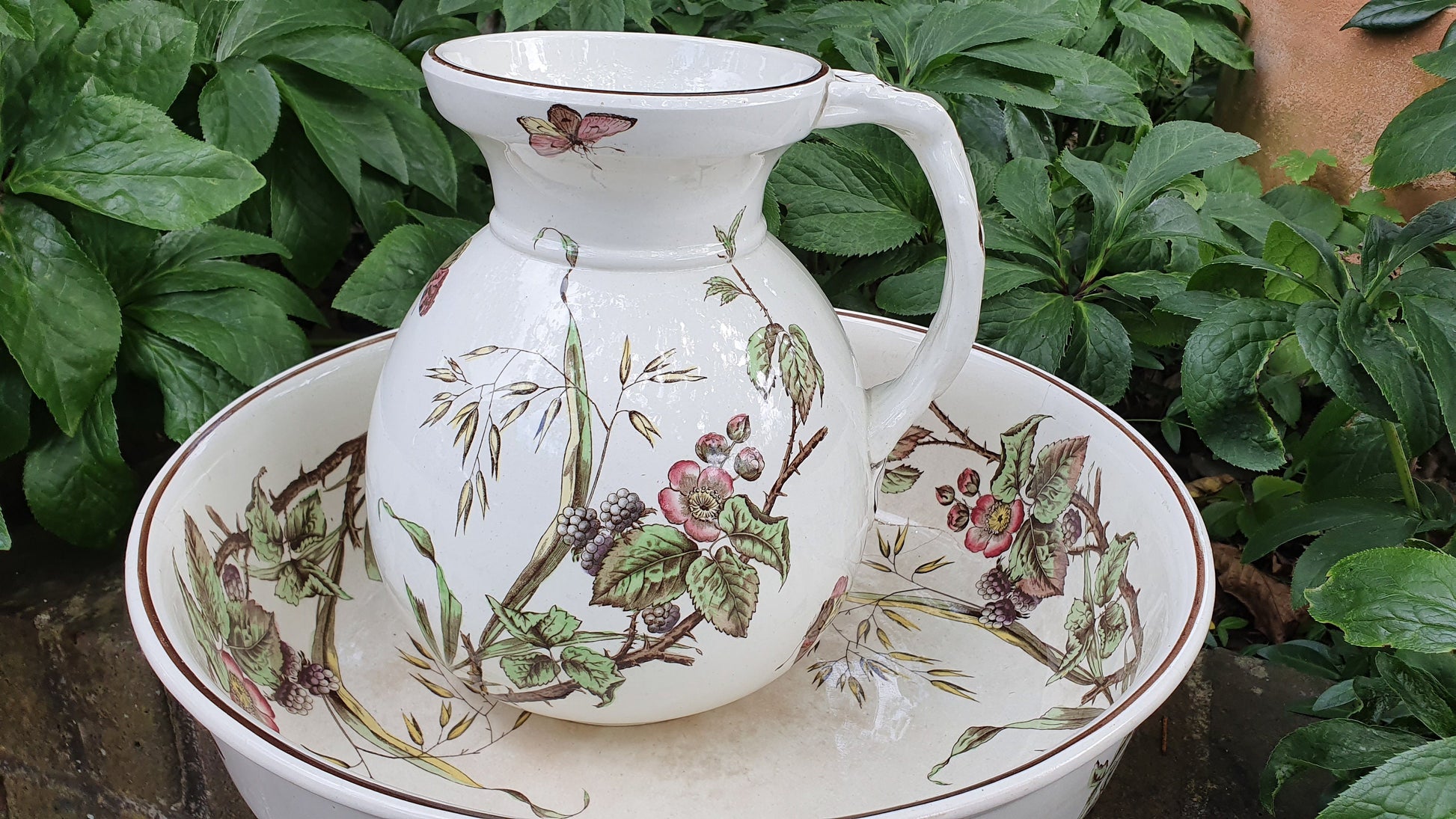 Vintage ‘Blackberry’ Victorian Washbowl and Ewer Jug and Bowl Bathroom Décor Wash Set Victorian Home Décor Vase