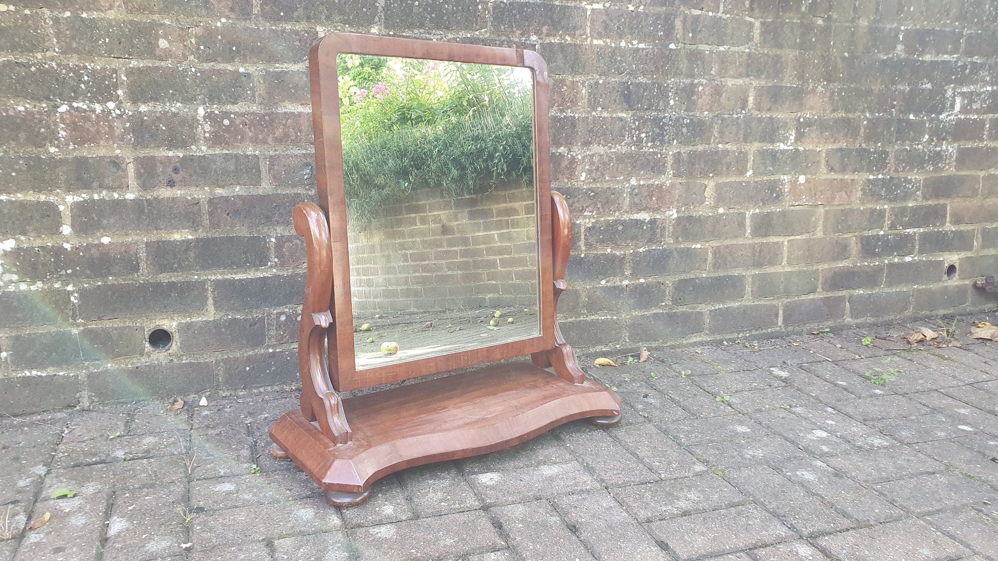 Large Victorian Swing Mirror Dressing Table.
