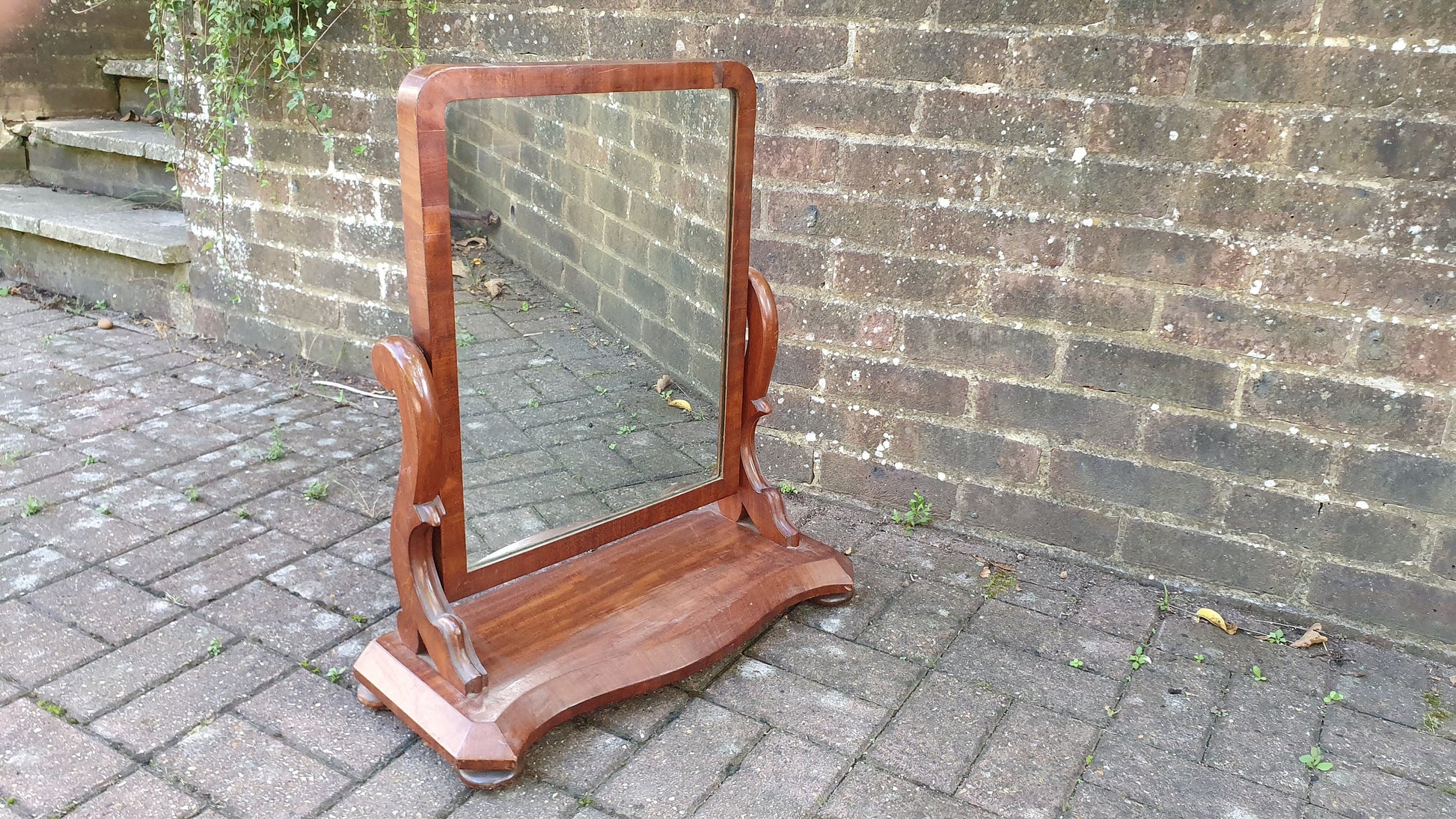 Large Victorian Swing Mirror Dressing Table.