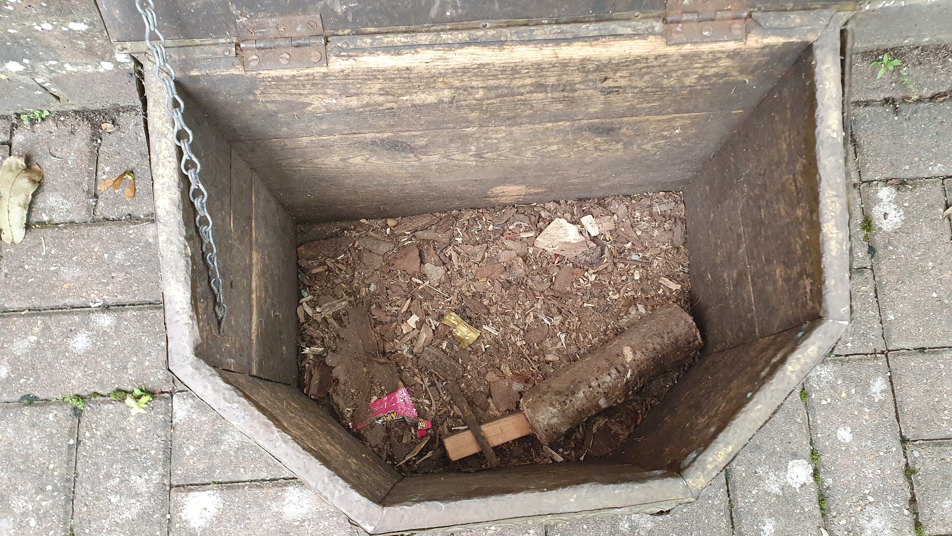 Large Galleon Vintage Brass Log Box Kindling