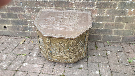Large Galleon Vintage Brass Log Box Kindling