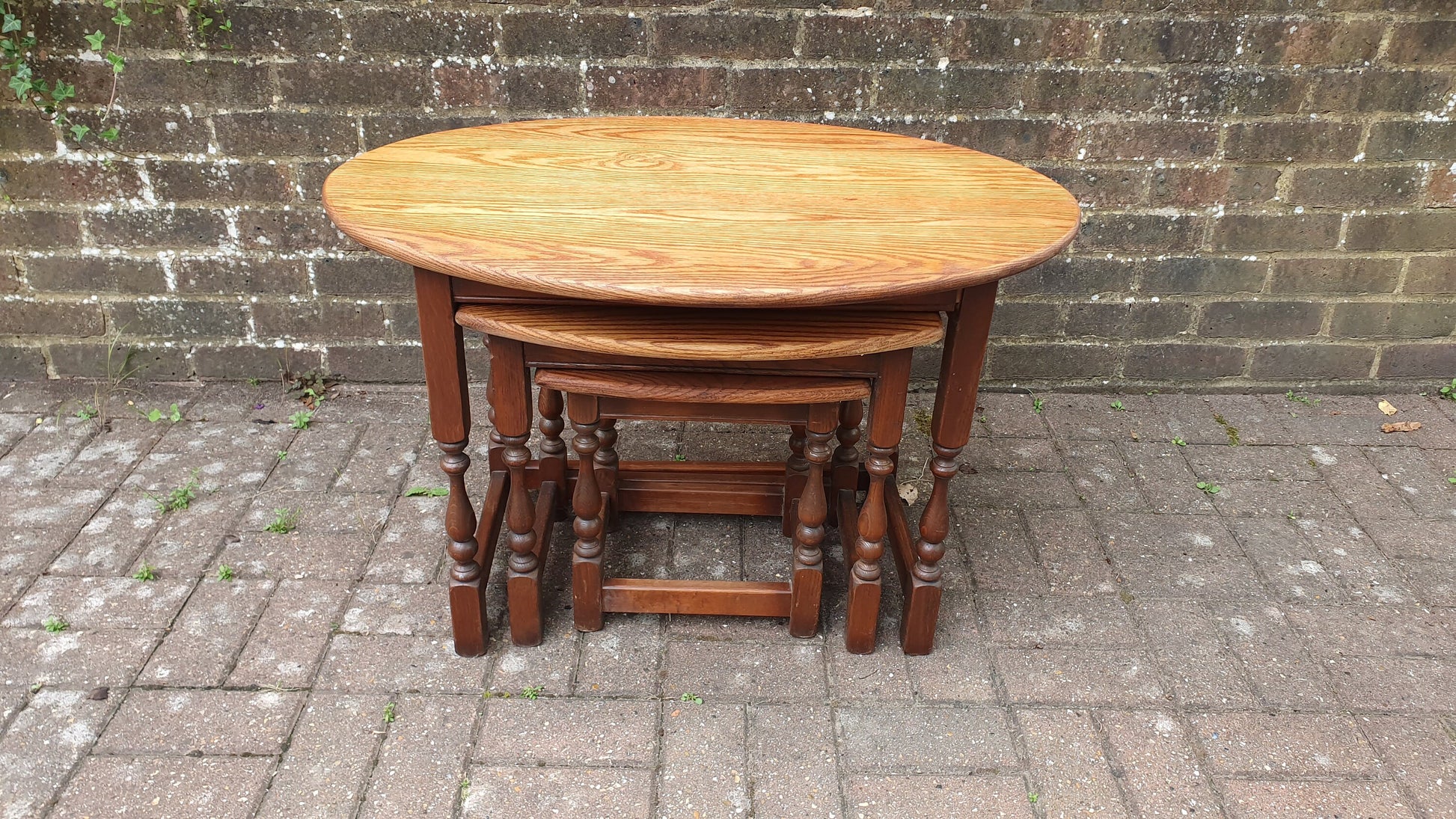 Set Nest of Solid Oak Coffee Tables Occasional Table Stripped Tops ‘Wood Bros Herts’ ‘Old Charm’