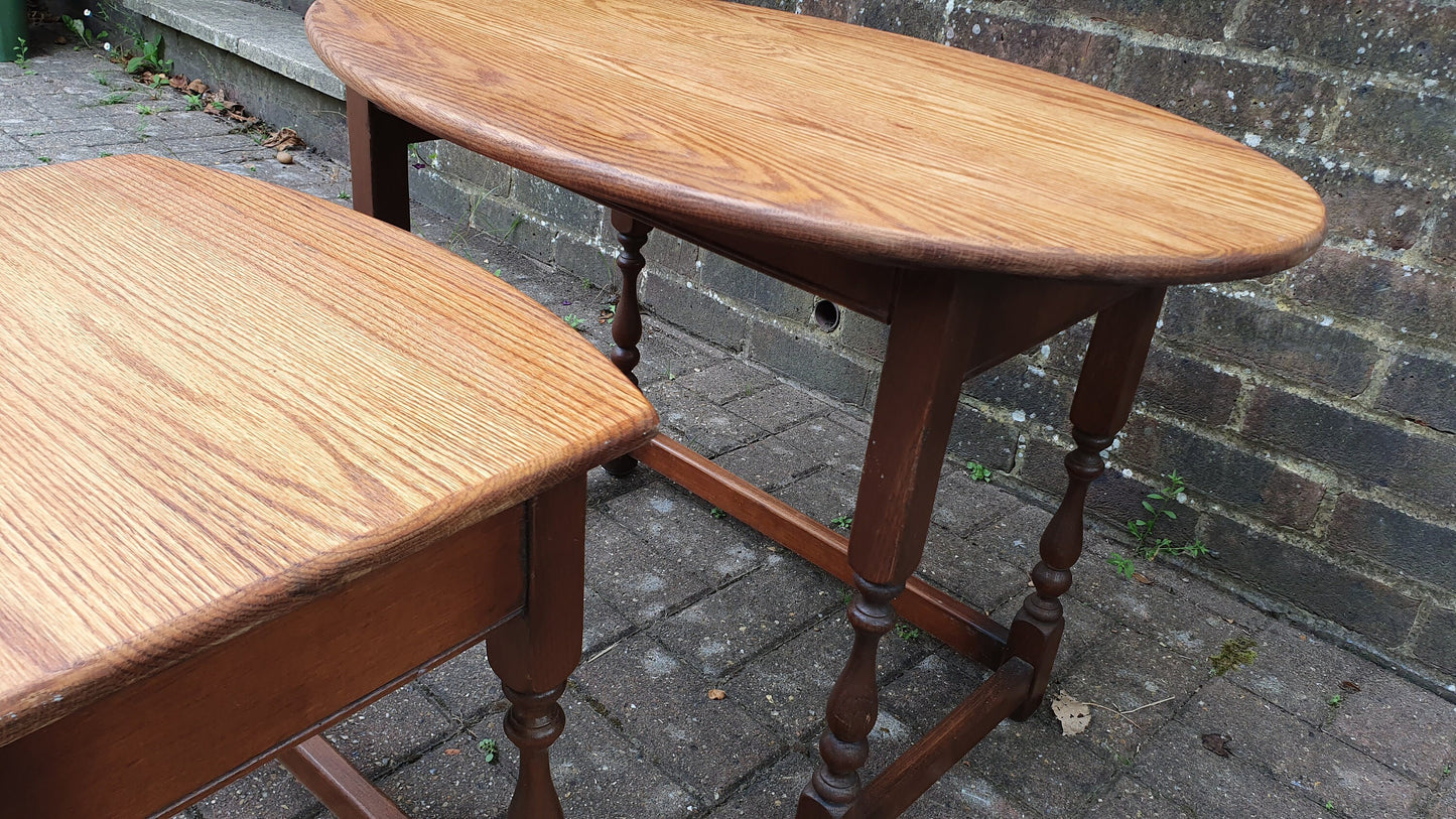 Set Nest of Solid Oak Coffee Tables Occasional Table Stripped Tops ‘Wood Bros Herts’ ‘Old Charm’