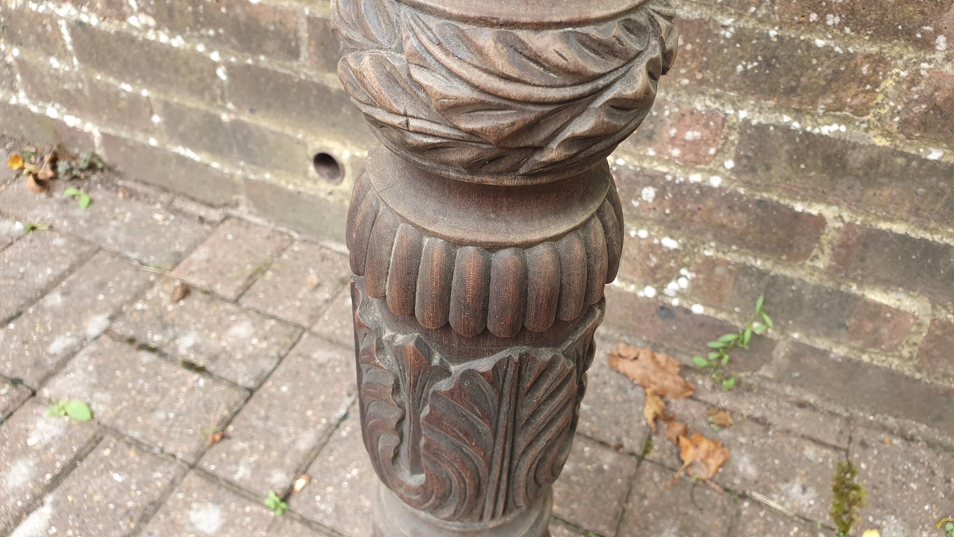 Beautiful Vintage Tall Carved Mahogany Torchere / Plant Stand On Tripod Legs Acorn Decoration