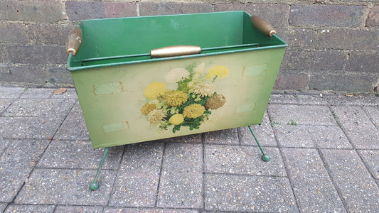 Vintage Retro Metal Magazine Rack Flower Decoration Atomic Feet.