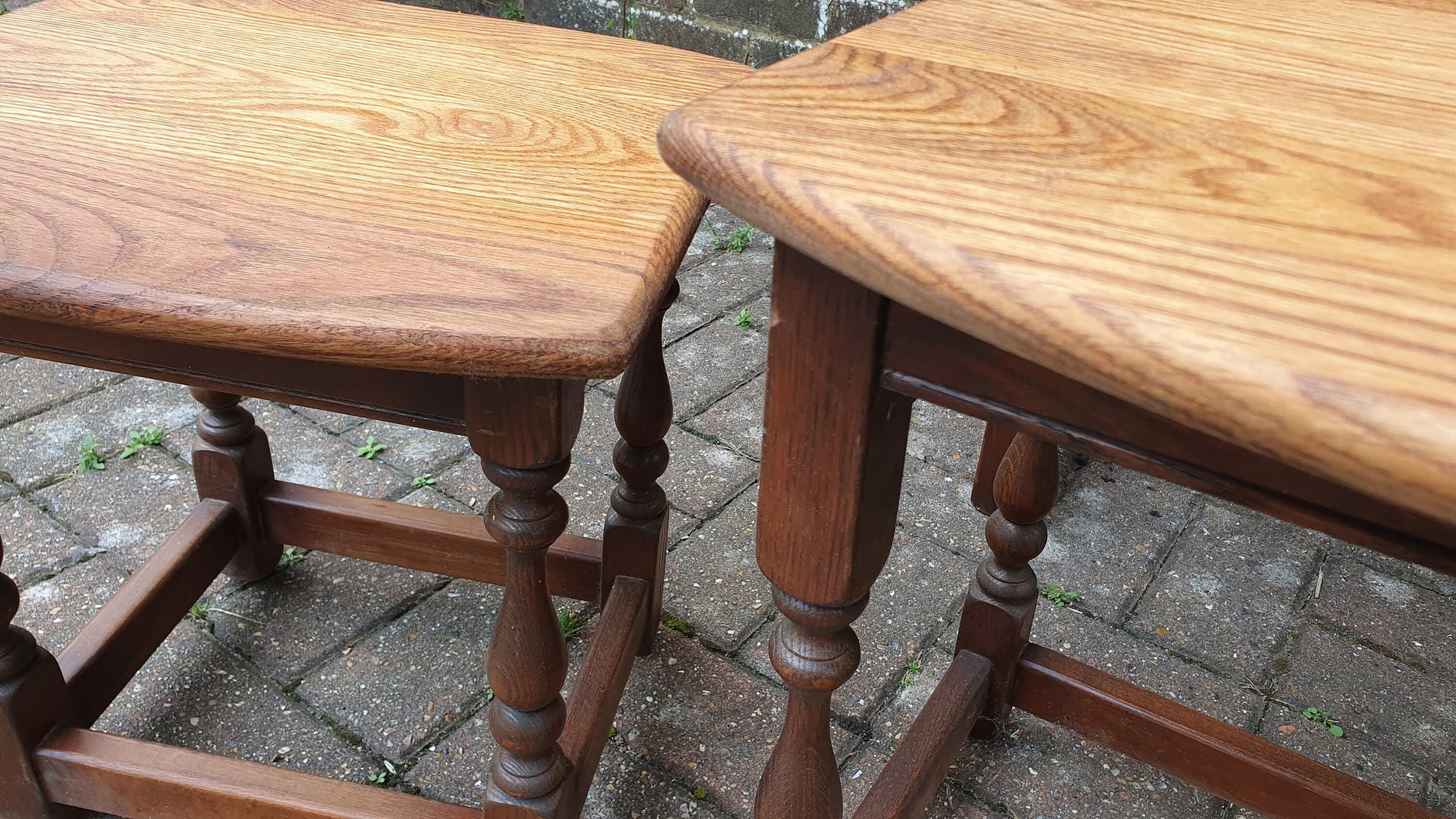 Set Nest of Solid Oak Coffee Tables Occasional Table Stripped Tops ‘Wood Bros Herts’ ‘Old Charm’