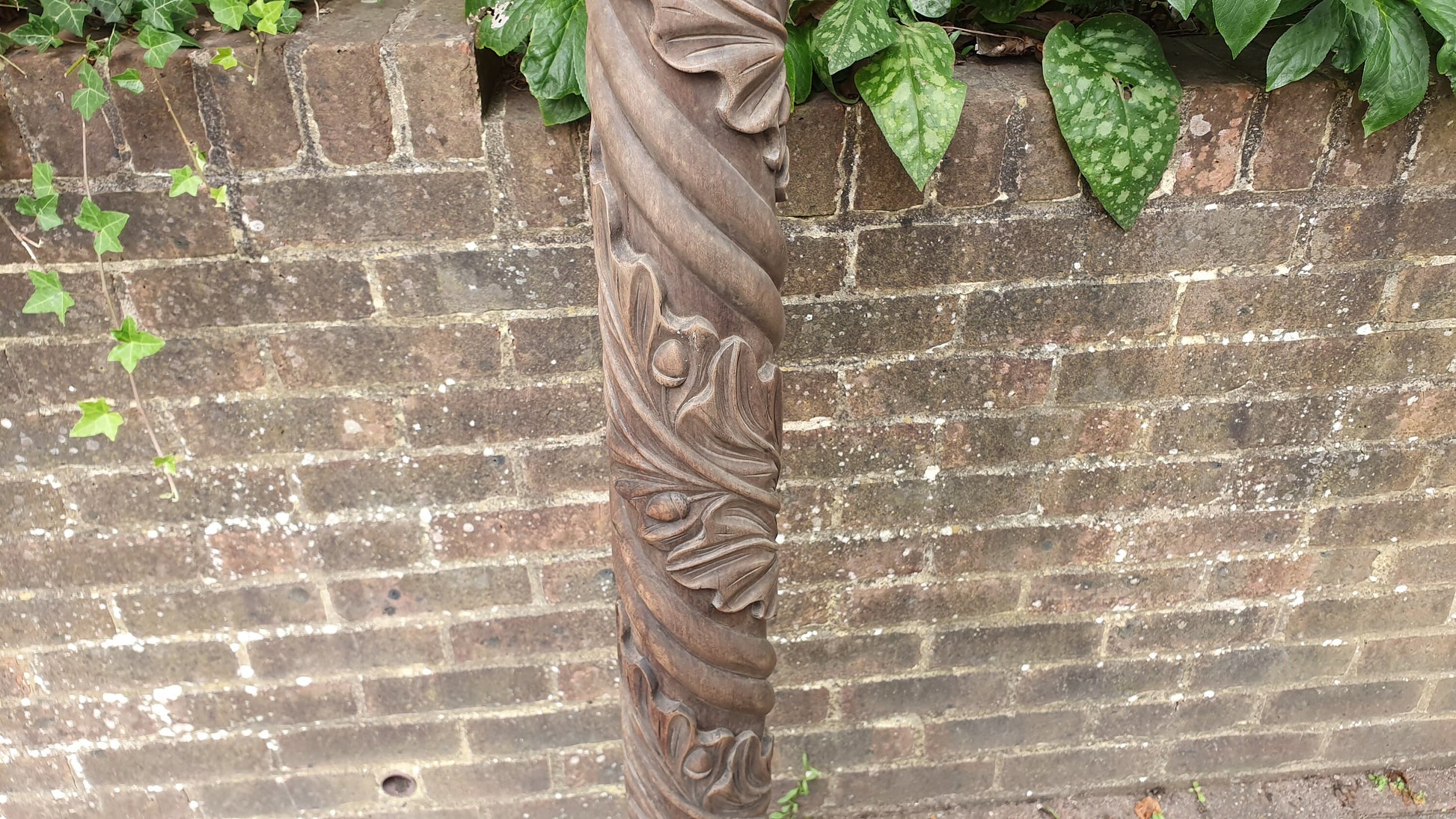 Beautiful Vintage Tall Carved Mahogany Torchere / Plant Stand On Tripod Legs Acorn Decoration