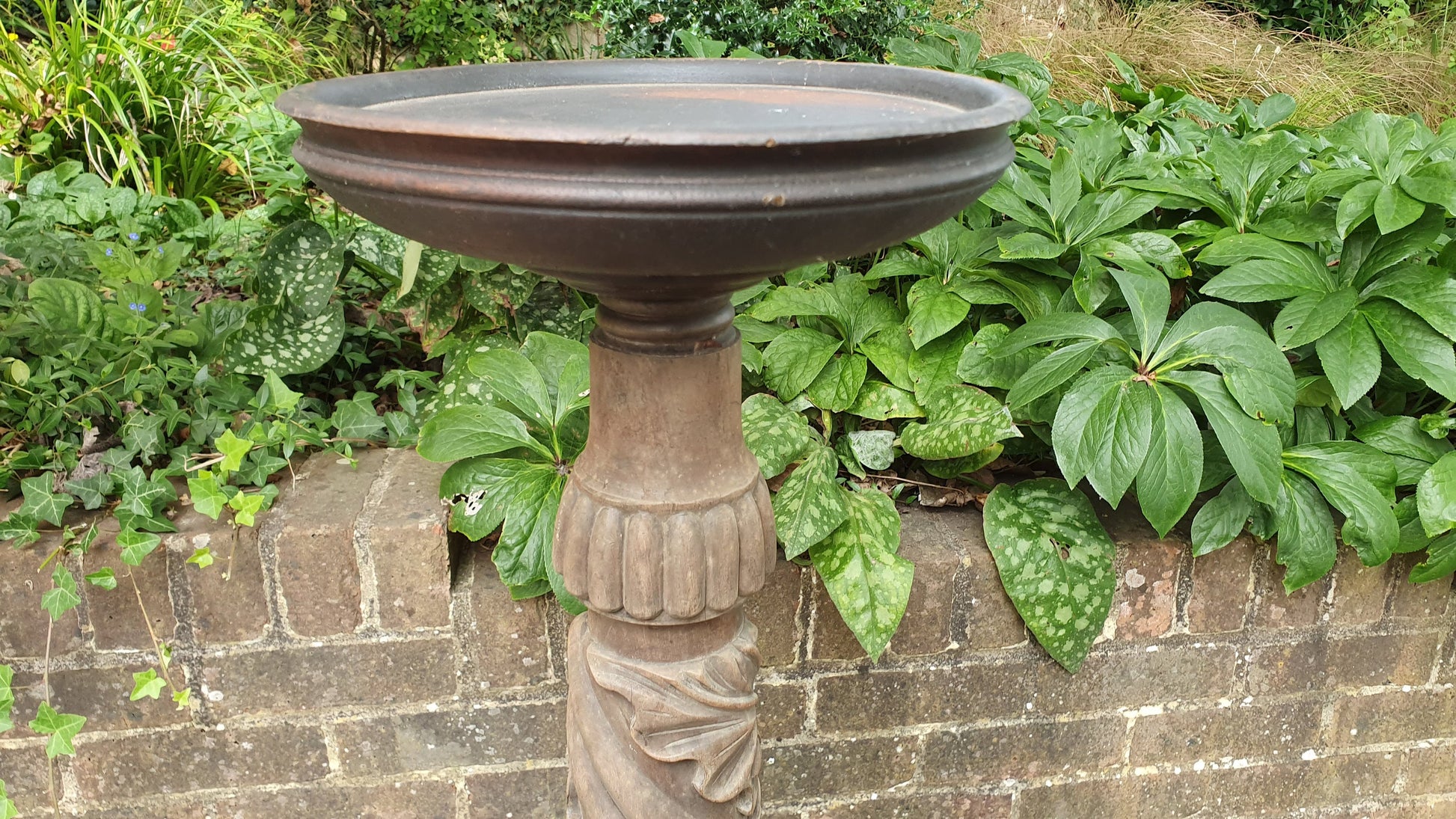 Beautiful Vintage Tall Carved Mahogany Torchere / Plant Stand On Tripod Legs Acorn Decoration