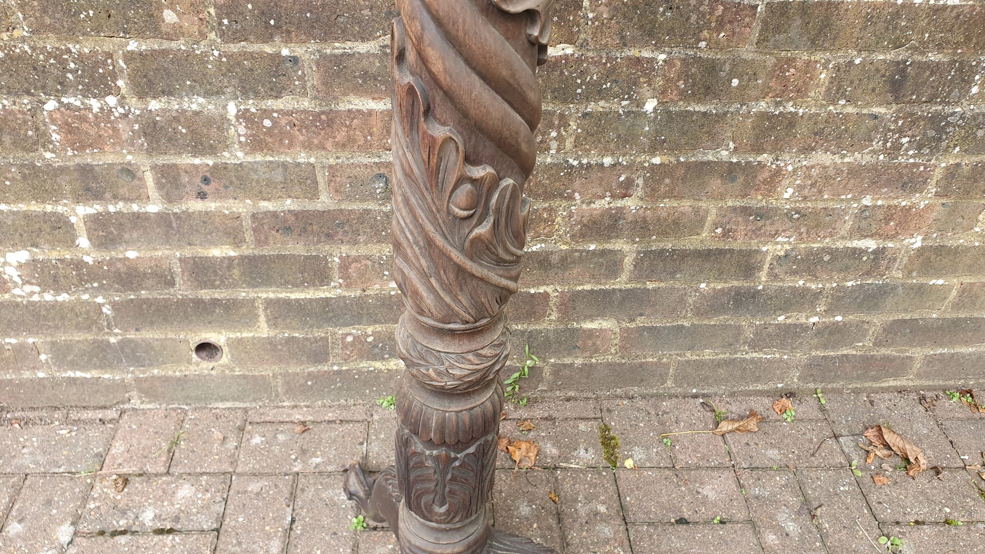 Beautiful Vintage Tall Carved Mahogany Torchere / Plant Stand On Tripod Legs Acorn Decoration