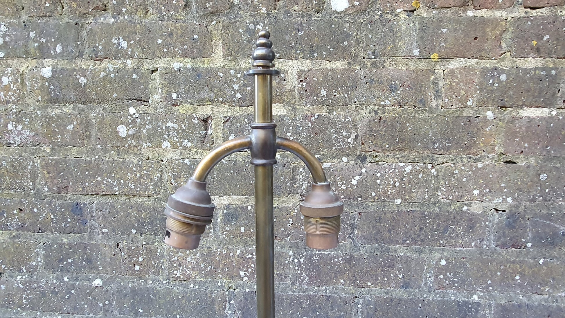 Impressive Brass Wooden Base Tall Bedside Table Desk Lamp Working.