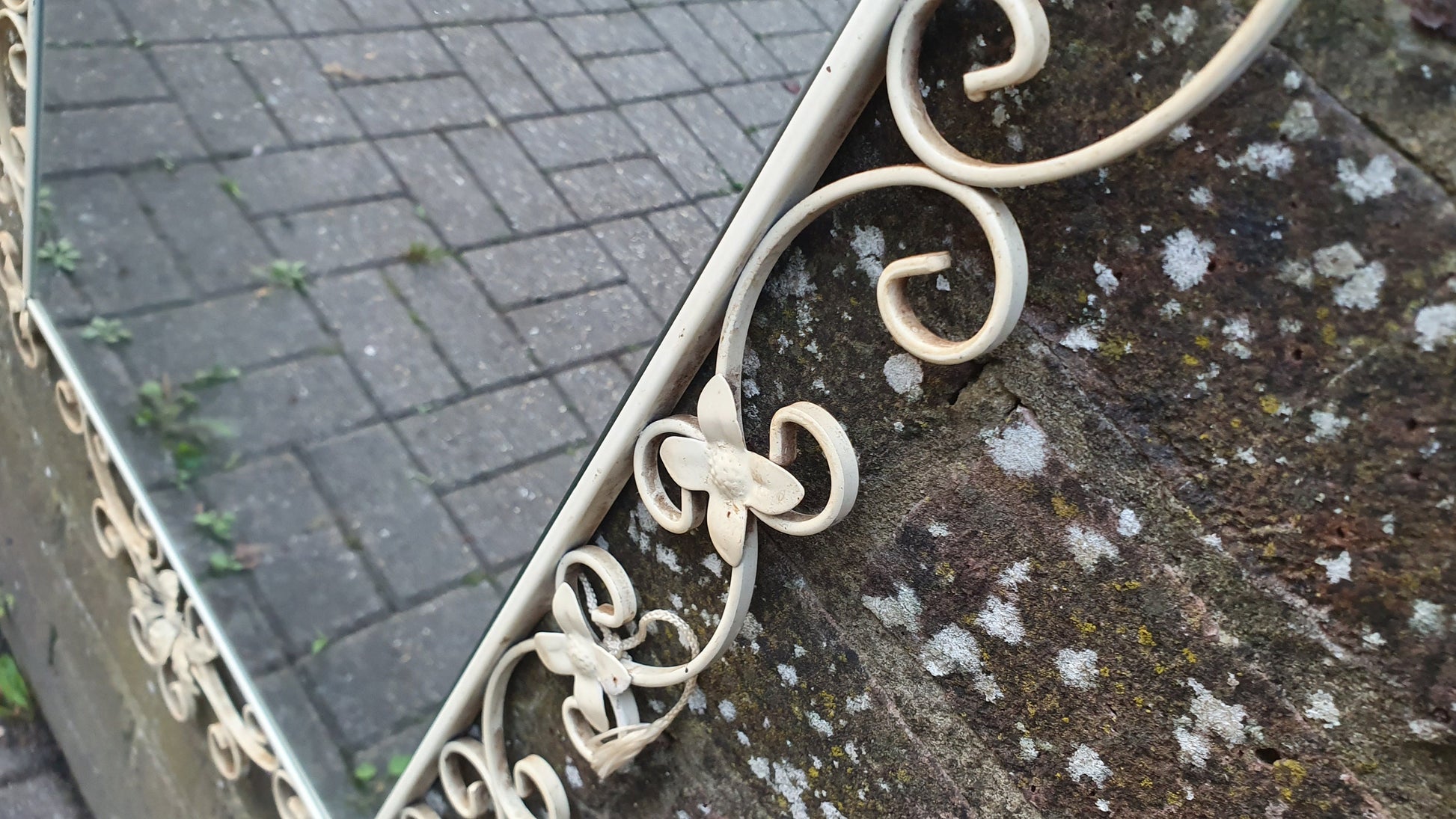 Large Classic 60’s Retro Large Metal Painted Cream Mirror. Flower Motif. 60’s Chic 81 x 45 cm