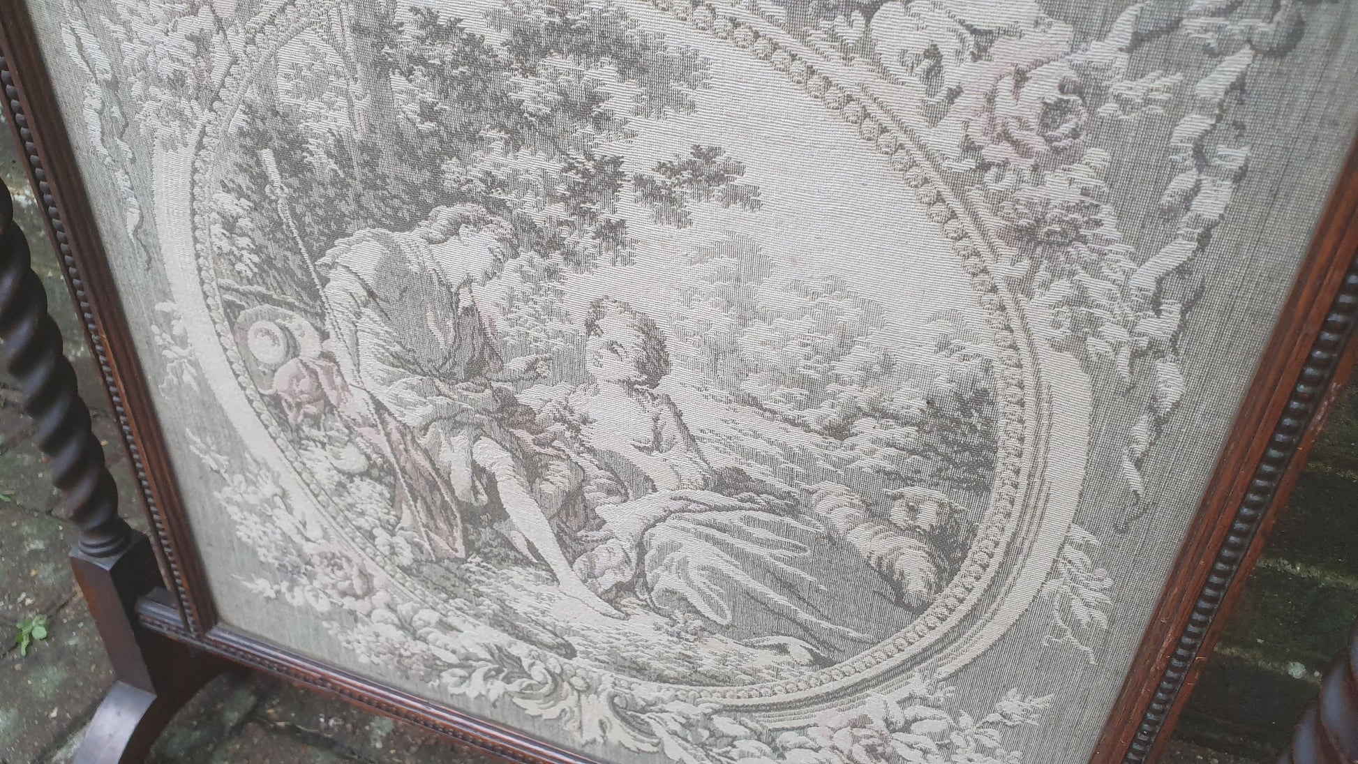 Vintage Oak Embroidered Print Fire Screen Barley Twist Supports